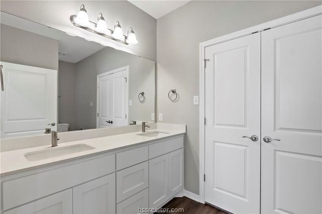 2517 Shady Route Lane, Bryan, TX 77808