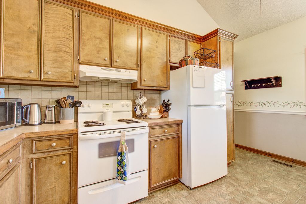 Image 12 of property listing at 1436 Brantley Avenue, Summerton, SC 29148