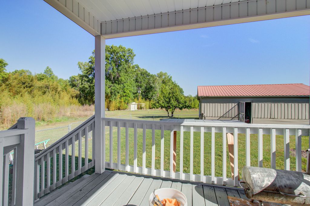 Image 21 of property listing at 1436 Brantley Avenue, Summerton, SC 29148