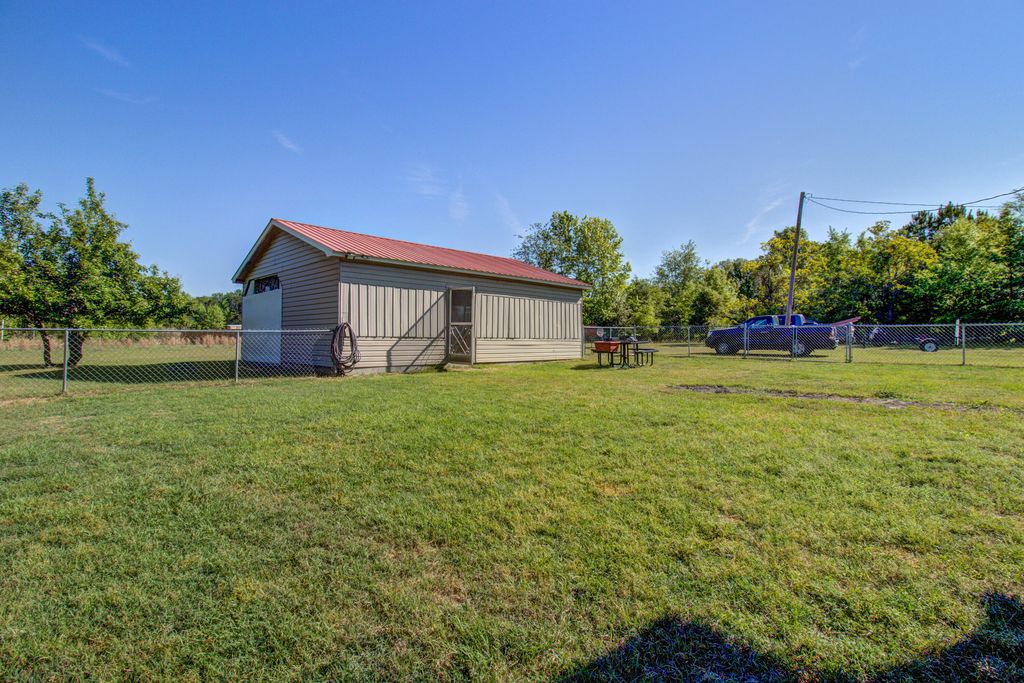 Image 22 of property listing at 1436 Brantley Avenue, Summerton, SC 29148