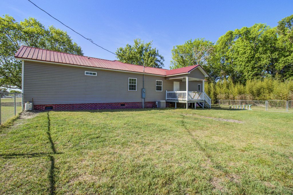 Image 24 of property listing at 1436 Brantley Avenue, Summerton, SC 29148