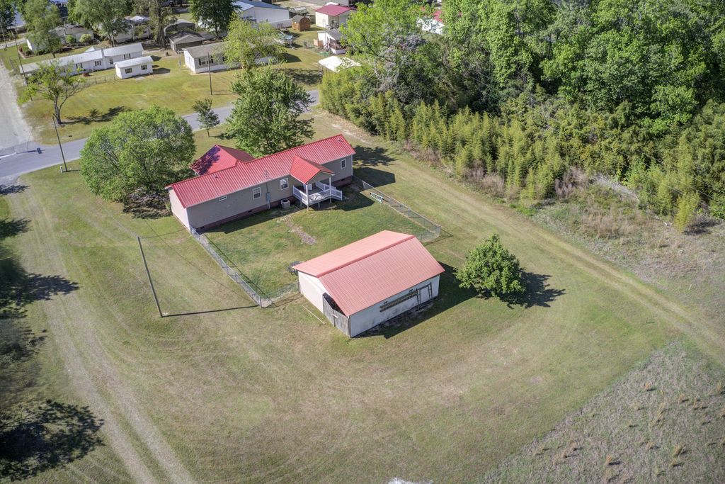 Image 31 of property listing at 1436 Brantley Avenue, Summerton, SC 29148