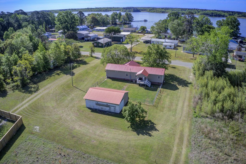 Image 33 of property listing at 1436 Brantley Avenue, Summerton, SC 29148