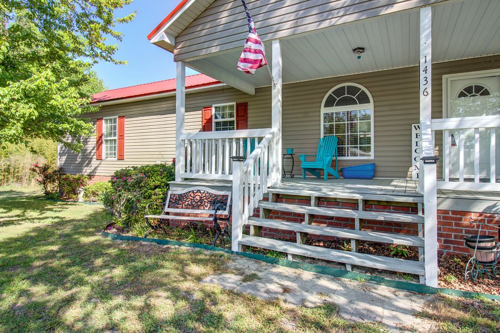 Image 5 of property listing at 1436 Brantley Avenue, Summerton, SC 29148