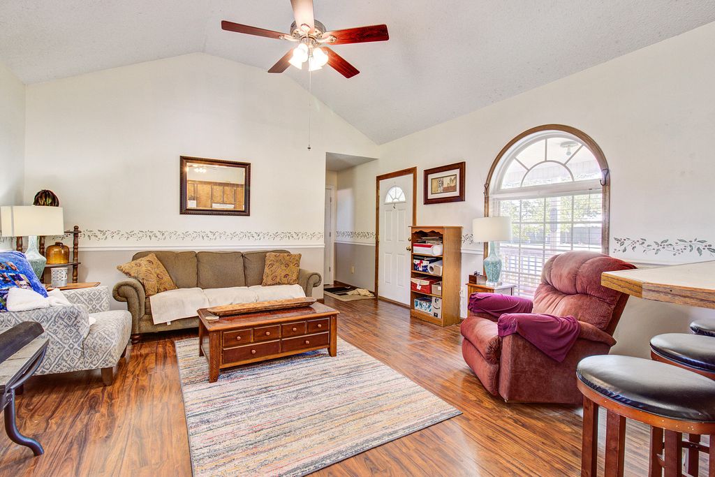 Image 8 of property listing at 1436 Brantley Avenue, Summerton, SC 29148