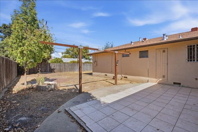 1757 Wakefield Way, Sacramento, CA 95822