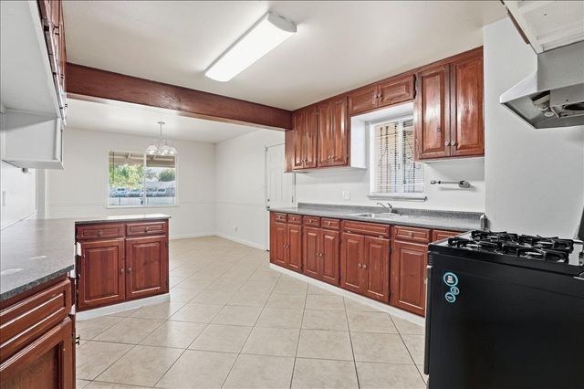 1757 Wakefield Way, Sacramento, CA 95822