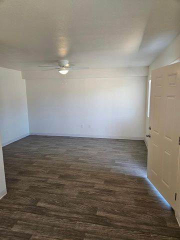 1241 E Cinnabar Avenue 104A, Phoenix, AZ 85020