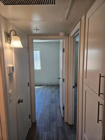 1241 E Cinnabar Avenue 104A, Phoenix, AZ 85020