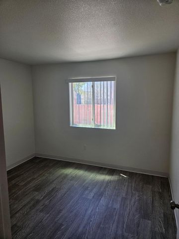 1241 E Cinnabar Avenue 104A, Phoenix, AZ 85020