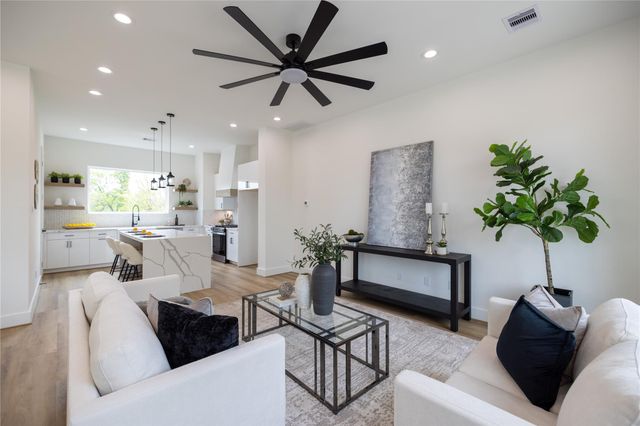 4010 Yellowstone Blvd, Houston, TX 77021