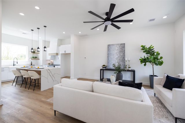 4010 Yellowstone Blvd, Houston, TX 77021