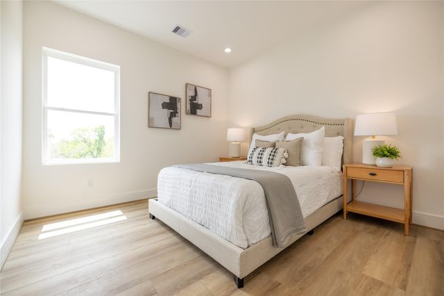 4010 Yellowstone Blvd, Houston, TX 77021