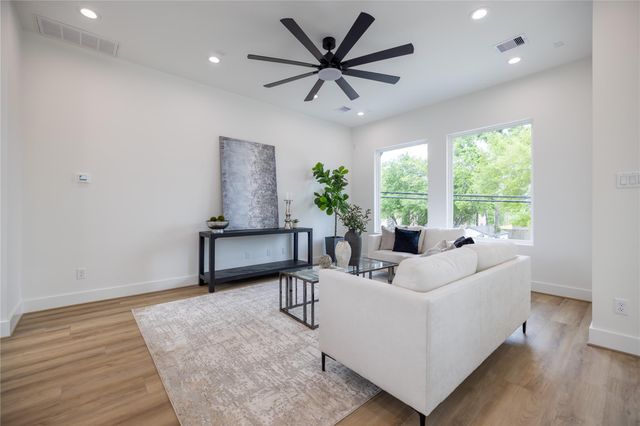 4010 Yellowstone Blvd, Houston, TX 77021