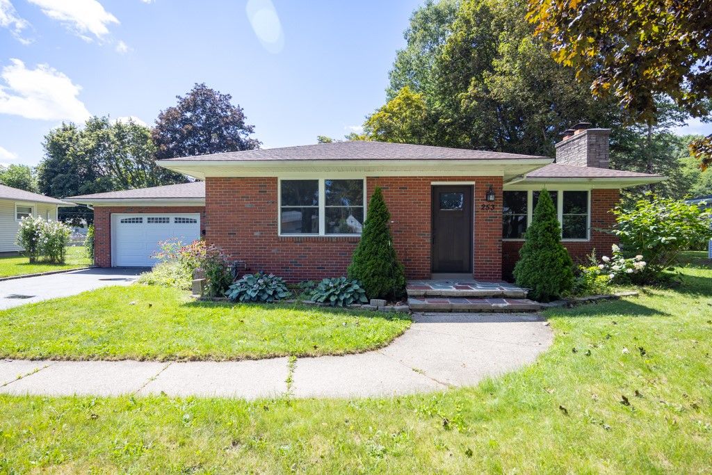 253 Southampton Drive, Greece, NY 14616