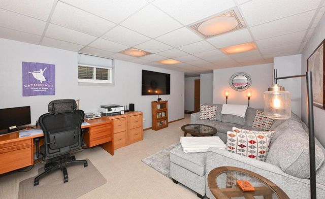 8187 Forest Hills CIRCLE, Franklin, WI 53132