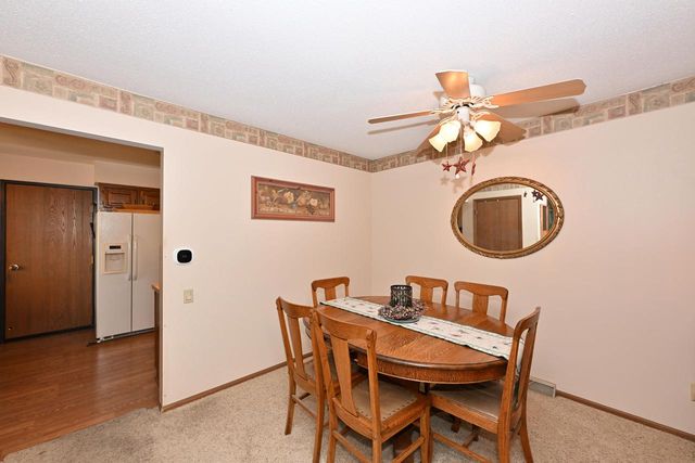 8187 Forest Hills CIRCLE, Franklin, WI 53132