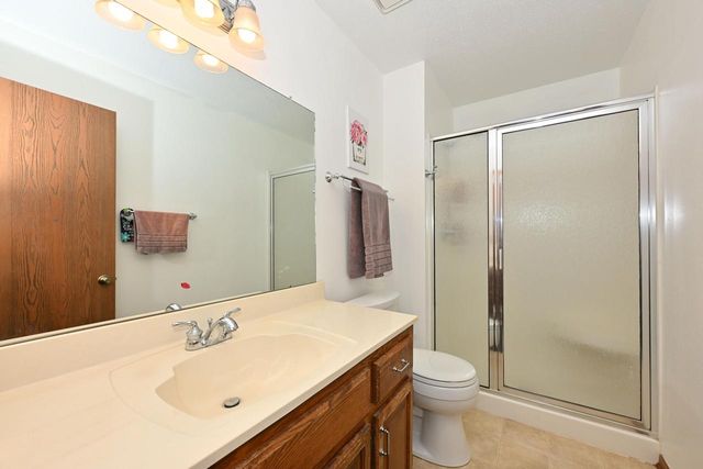 8187 Forest Hills CIRCLE, Franklin, WI 53132