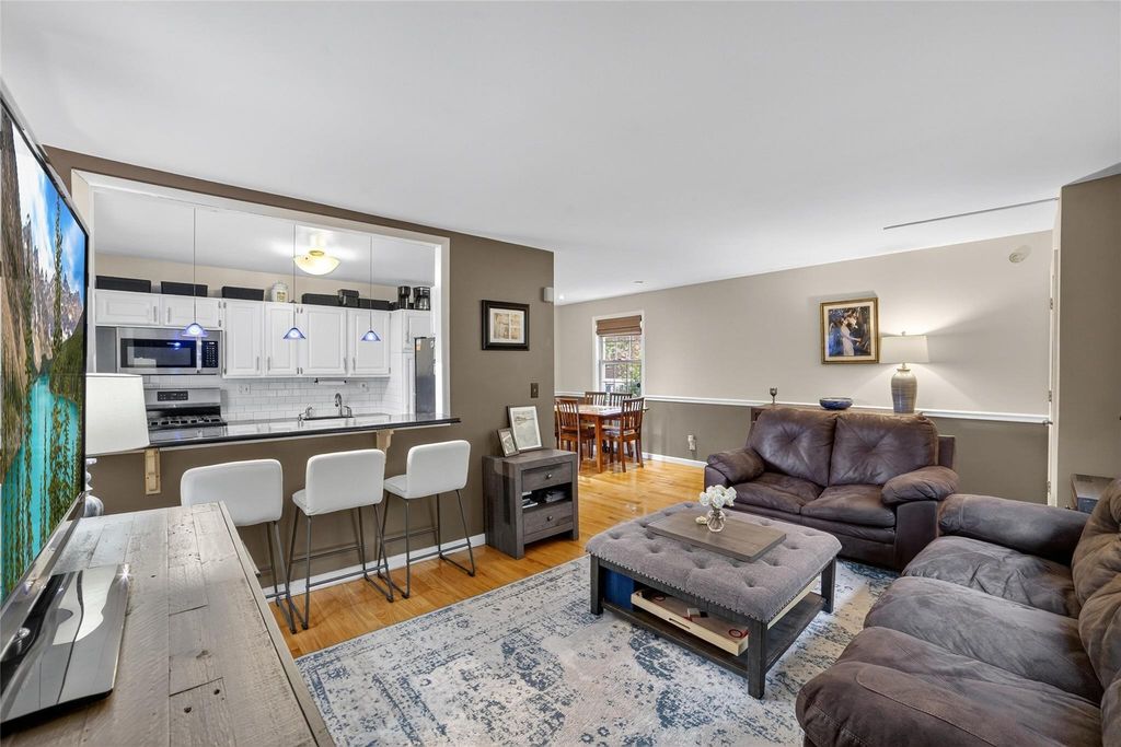 33 Fieldstone Drive G1, Hartsdale, NY 10530