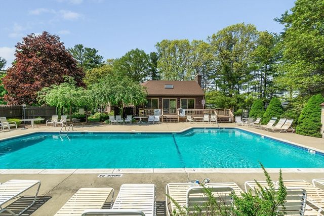 11 Scotty Hollow Dr C, Chelmsford, MA 01863