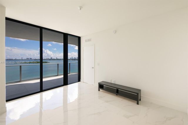 700 NE 24th St 903, Miami, FL 33137