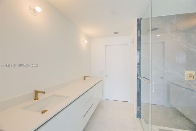 700 NE 24th St 903, Miami, FL 33137