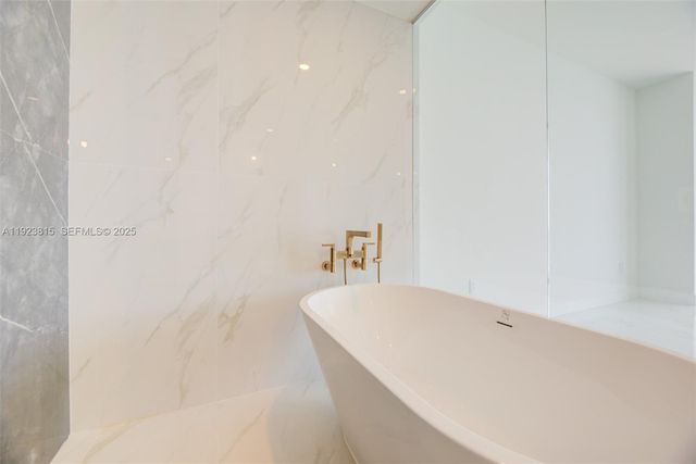 700 NE 24th St 903, Miami, FL 33137