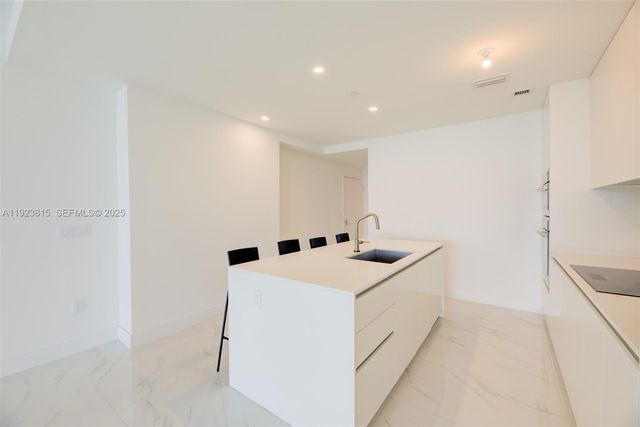 700 NE 24th St 903, Miami, FL 33137