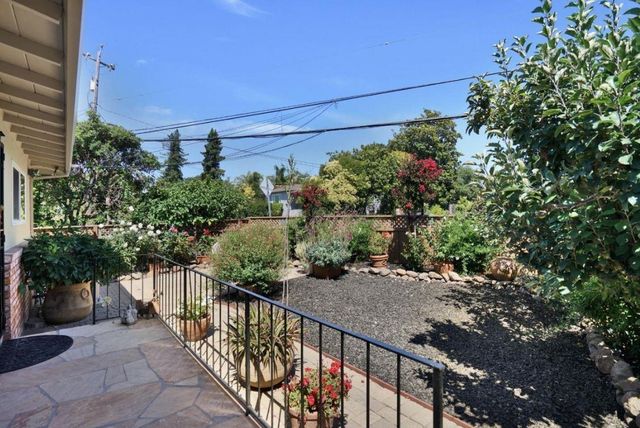 124 Oakwood Drive, Redwood City, CA 94061