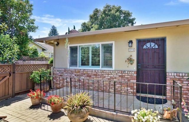 124 Oakwood Drive, Redwood City, CA 94061