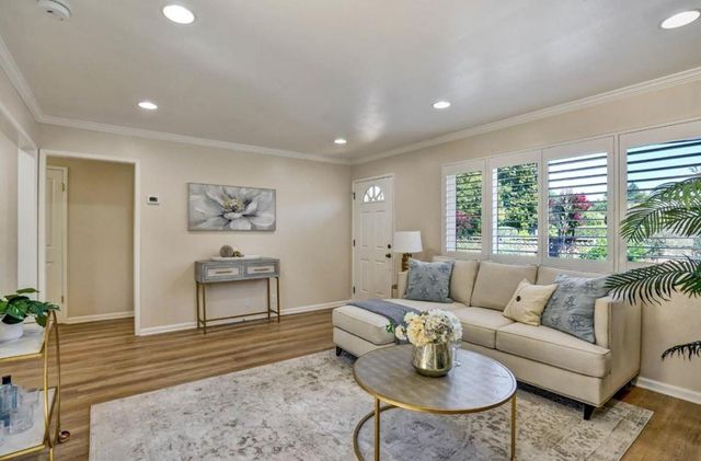 124 Oakwood Drive, Redwood City, CA 94061