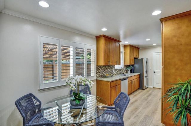 124 Oakwood Drive, Redwood City, CA 94061