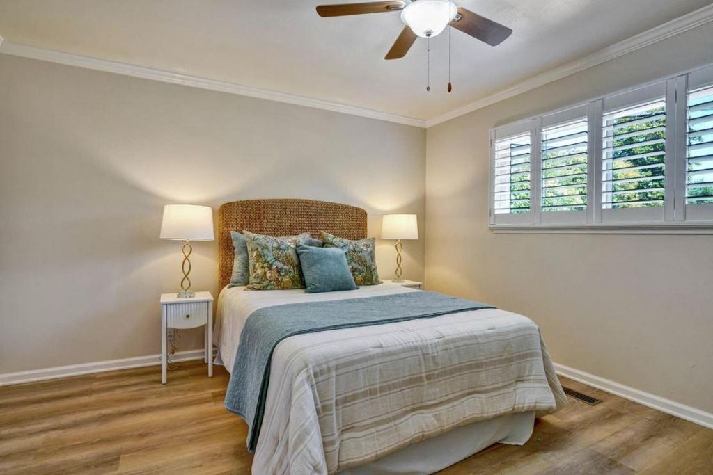 124 Oakwood Drive, Redwood City, CA 94061