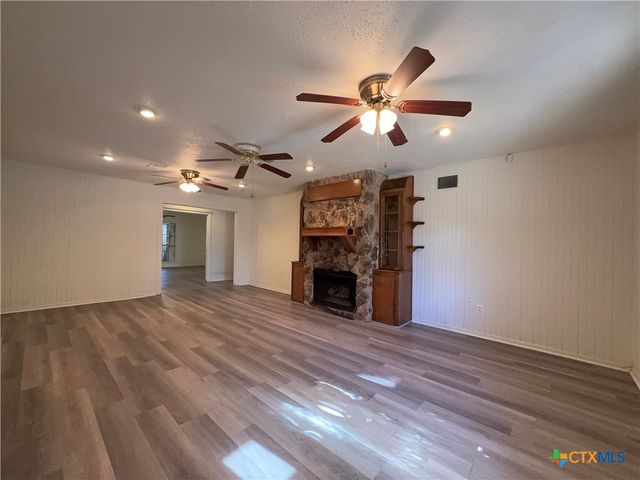 2221 Mcpherson Drive, Port Lavaca, TX 77979