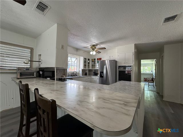2221 Mcpherson Drive, Port Lavaca, TX 77979