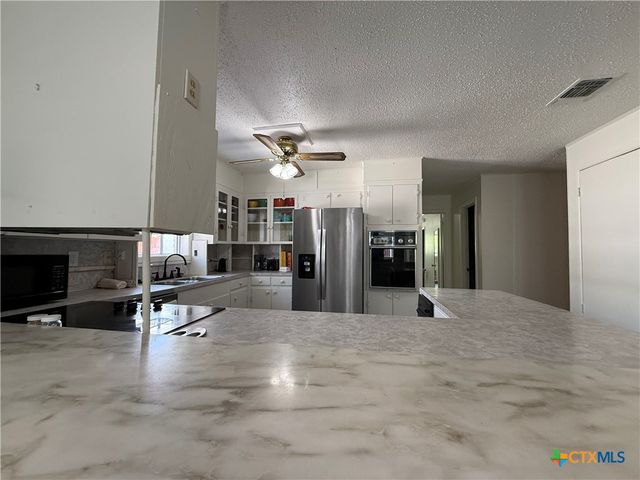 2221 Mcpherson Drive, Port Lavaca, TX 77979