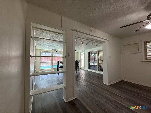 2221 Mcpherson Drive, Port Lavaca, TX 77979