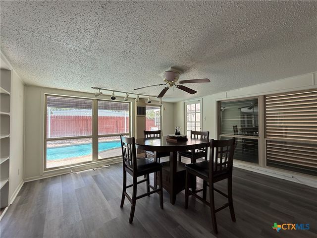 2221 Mcpherson Drive, Port Lavaca, TX 77979