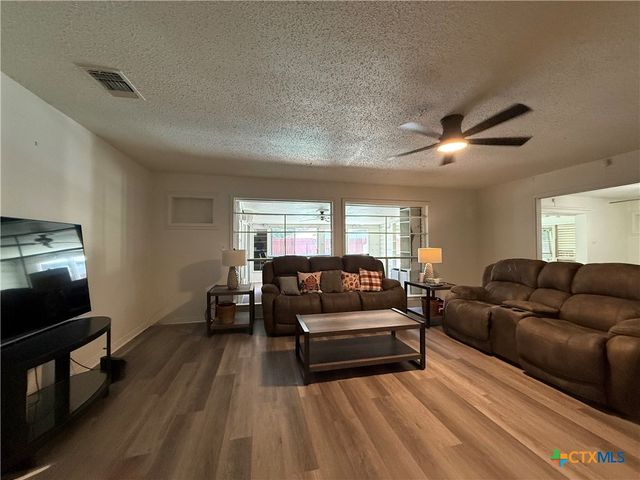 2221 Mcpherson Drive, Port Lavaca, TX 77979