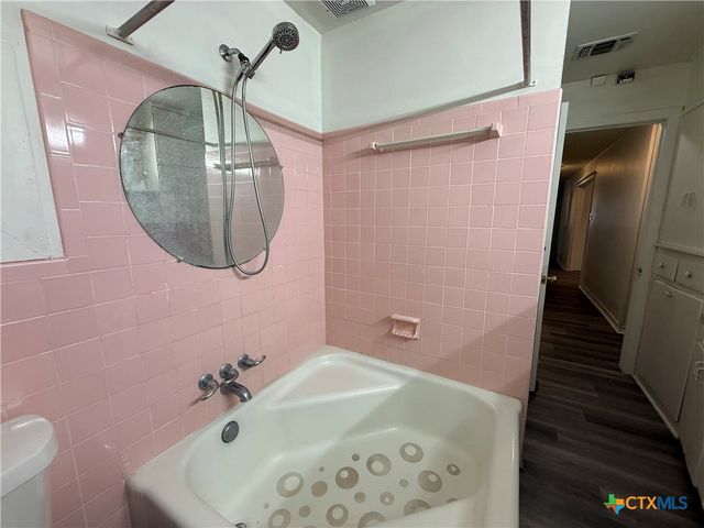 2221 Mcpherson Drive, Port Lavaca, TX 77979
