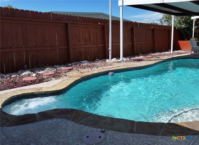2221 Mcpherson Drive, Port Lavaca, TX 77979