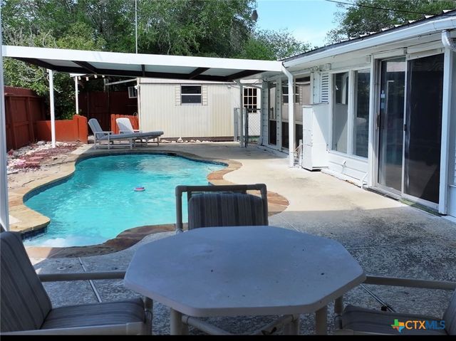 2221 Mcpherson Drive, Port Lavaca, TX 77979