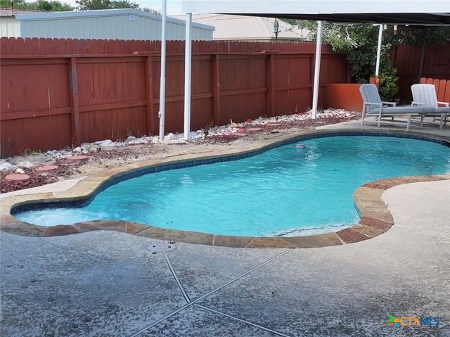 2221 Mcpherson Drive, Port Lavaca, TX 77979
