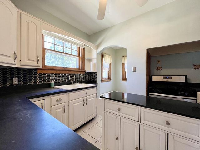 7603 27th AVENUE, Kenosha, WI 53143