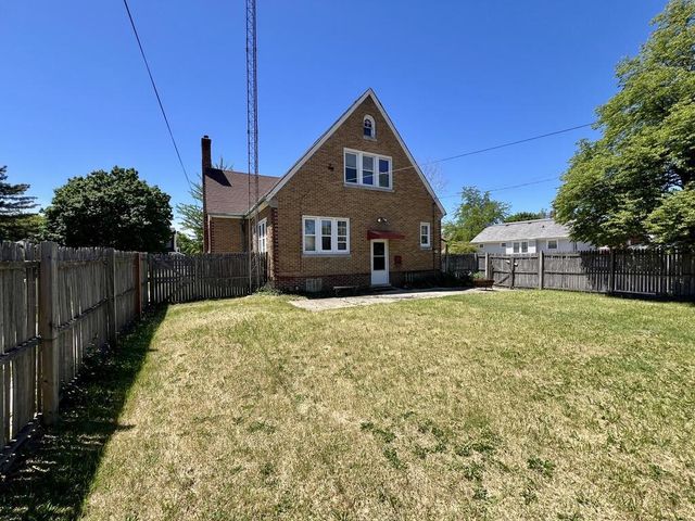 7603 27th AVENUE, Kenosha, WI 53143