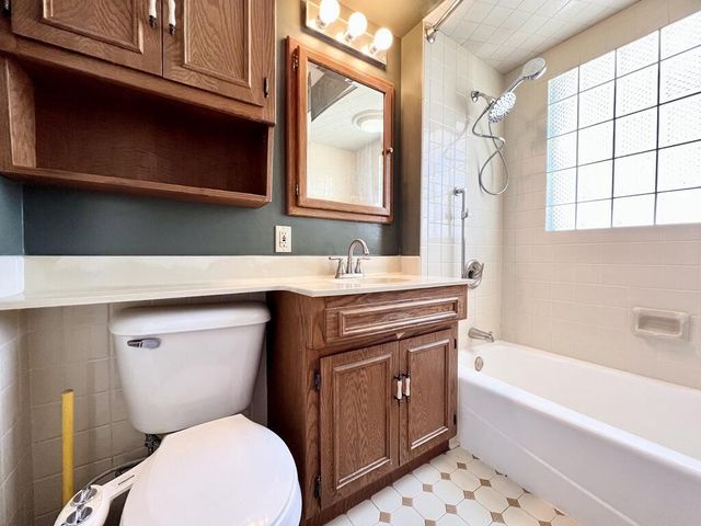 7603 27th AVENUE, Kenosha, WI 53143