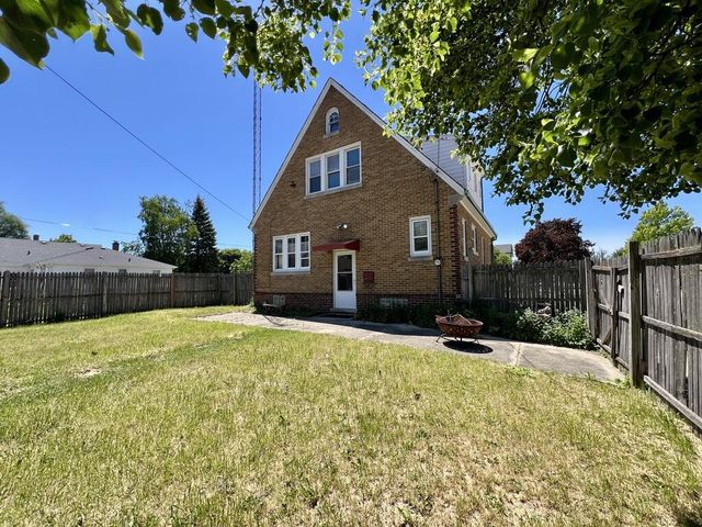 7603 27th AVENUE, Kenosha, WI 53143
