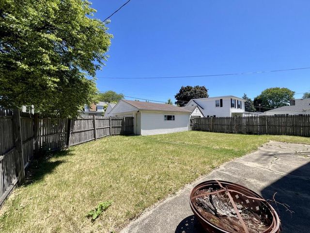 7603 27th AVENUE, Kenosha, WI 53143