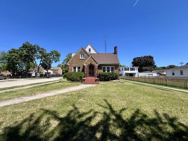 7603 27th AVENUE, Kenosha, WI 53143