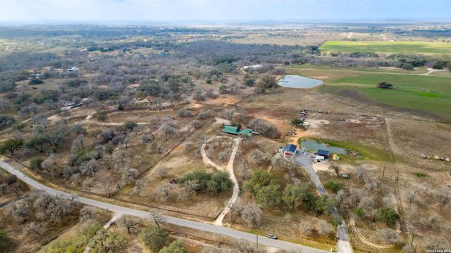 113 Spring Ranch, Floresville, TX 78114